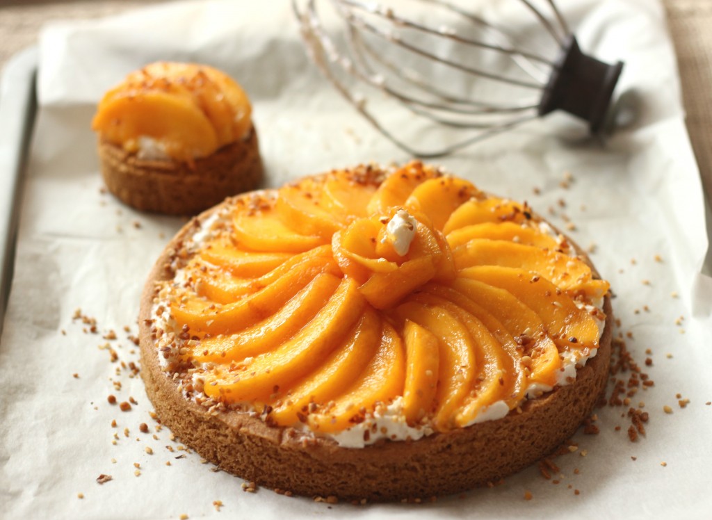 Tarte sablée breton, mascarpone fouetté, nectarines jaunes