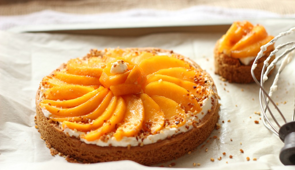 Tarte sablée breton, mascarpone fouetté, nectarines jaunes