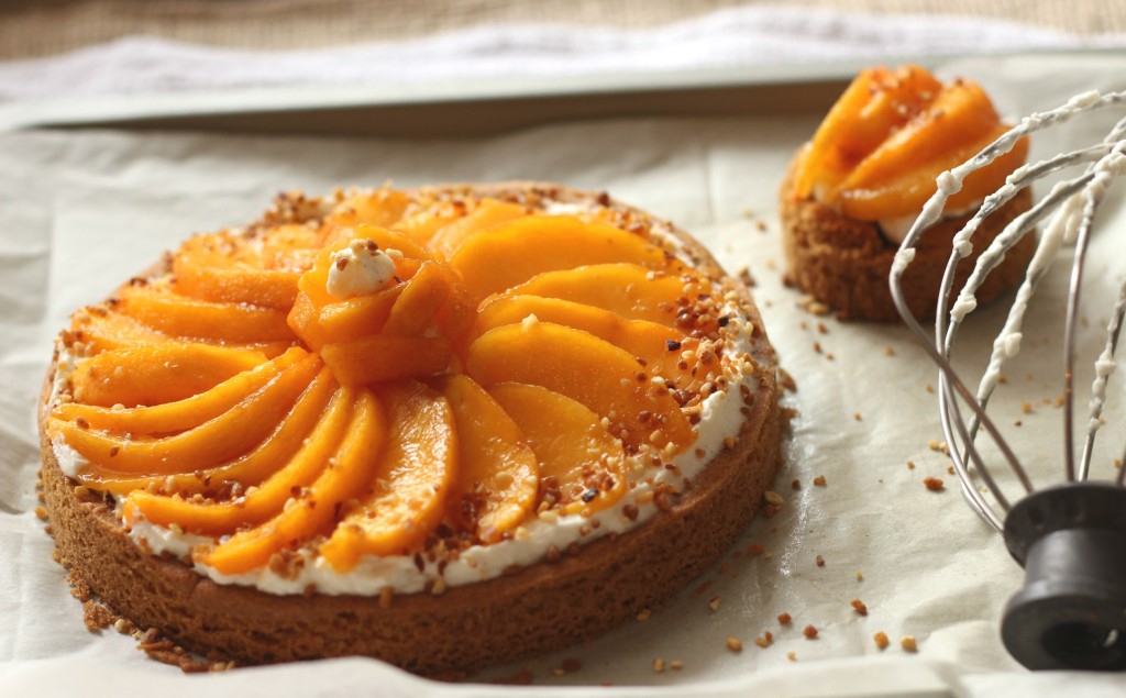 Tarte sablée breton, mascarpone fouetté, nectarines jaunes