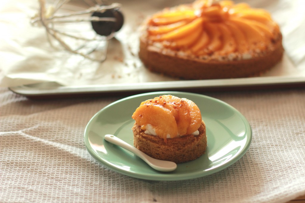 Tarte sablée breton, mascarpone fouetté, nectarines jaunes