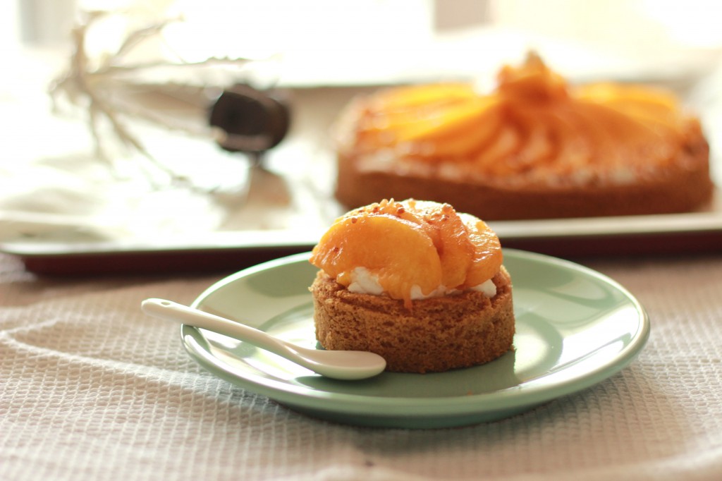 Tarte sablée breton, mascarpone fouetté, nectarines jaunes