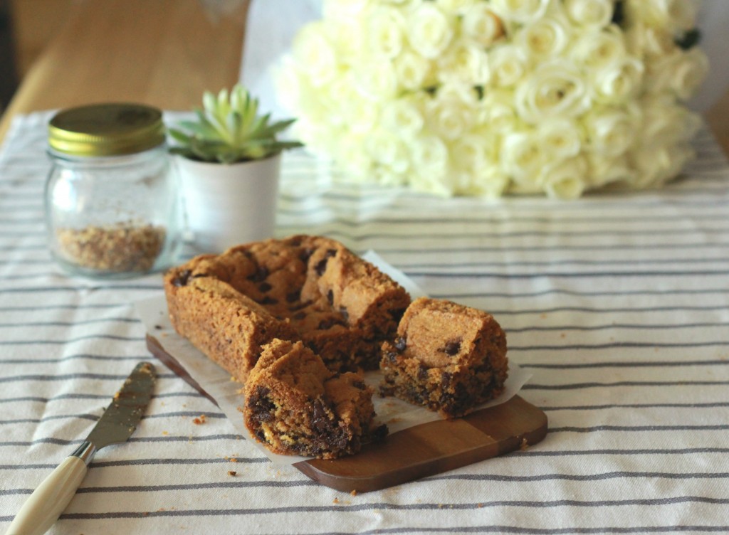 Cookie Cake (dark chocolate chips and praline) 38