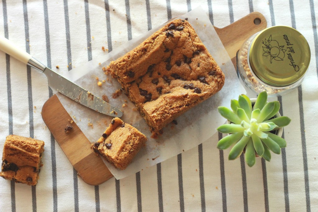 Cookie Cake (dark chocolate chips and praline) 21