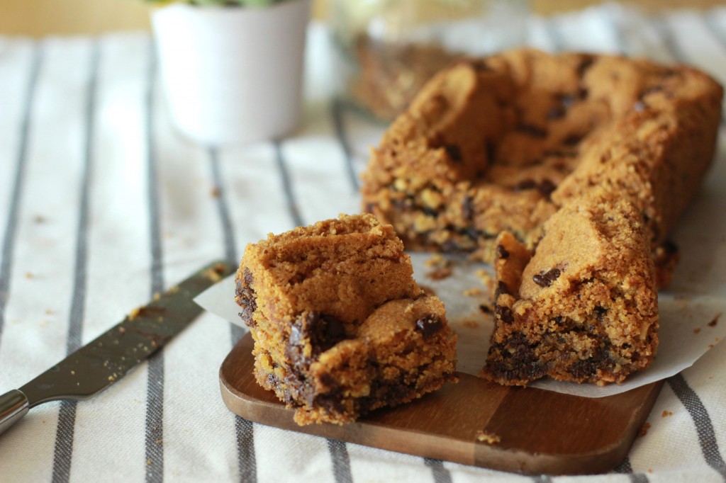 Cookie Cake (dark chocolate chips and praline) 49