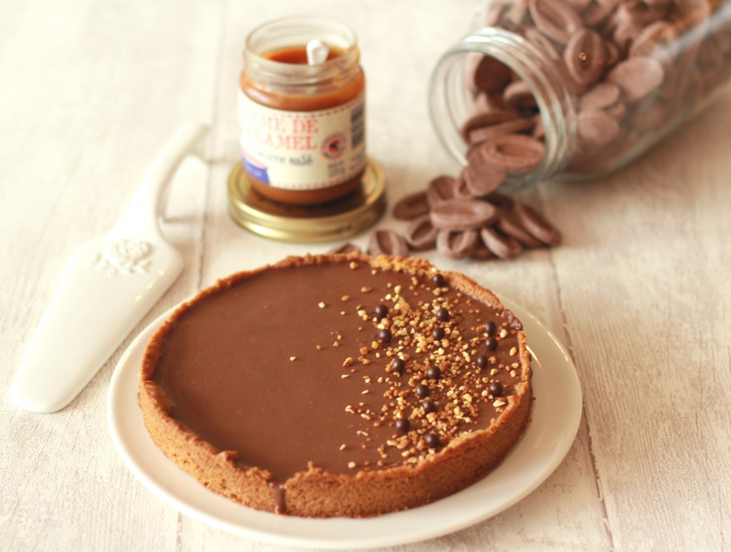 Tarte sablée caramel, pralin et chocolat Jivara 30