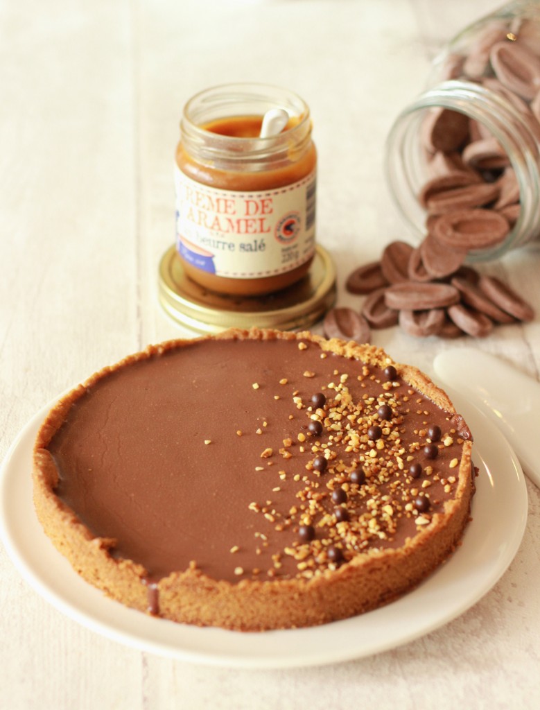 Tarte sablée caramel, pralin et chocolat Jivara